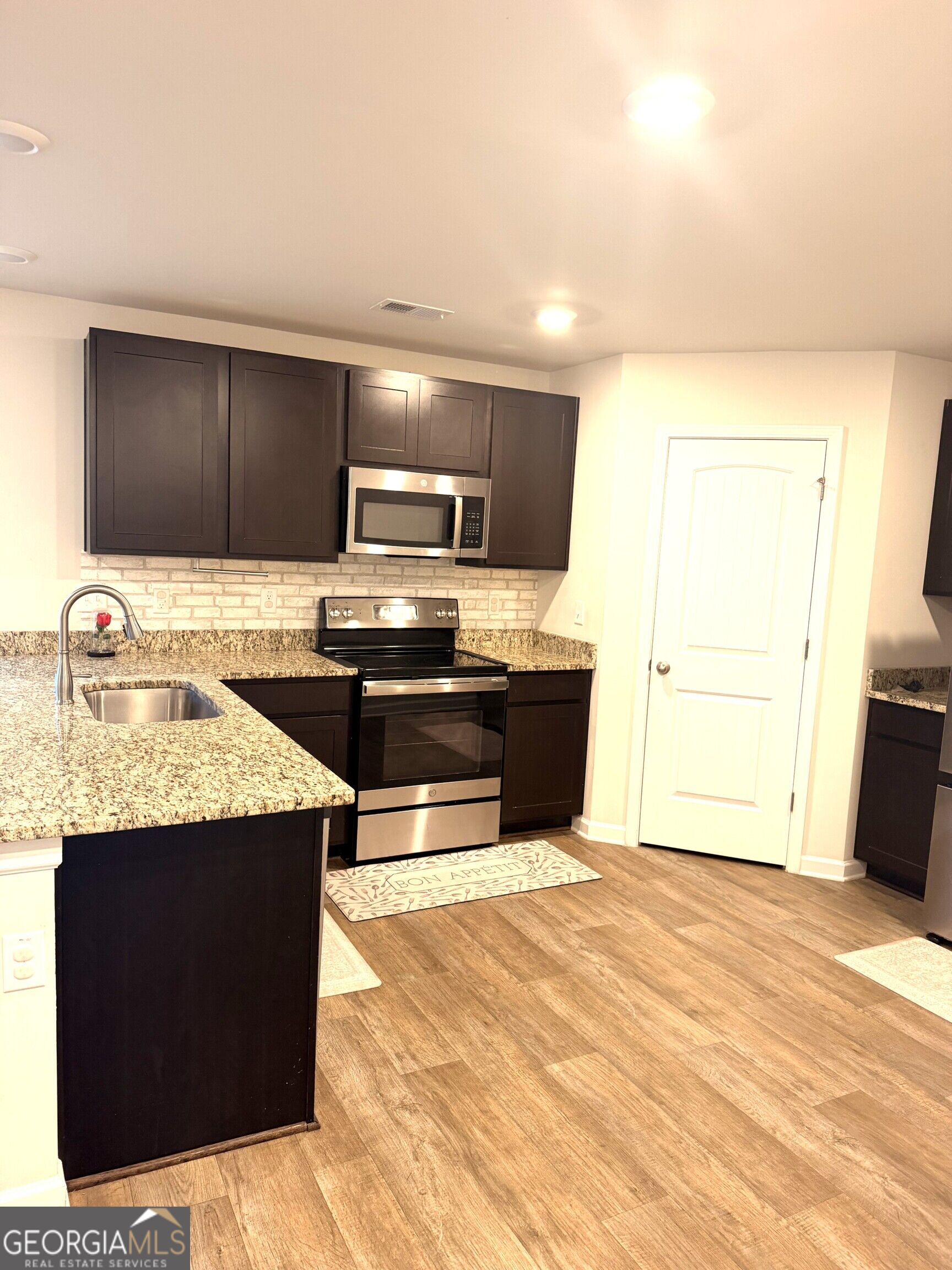 104 Haylie Court Property Photo 4