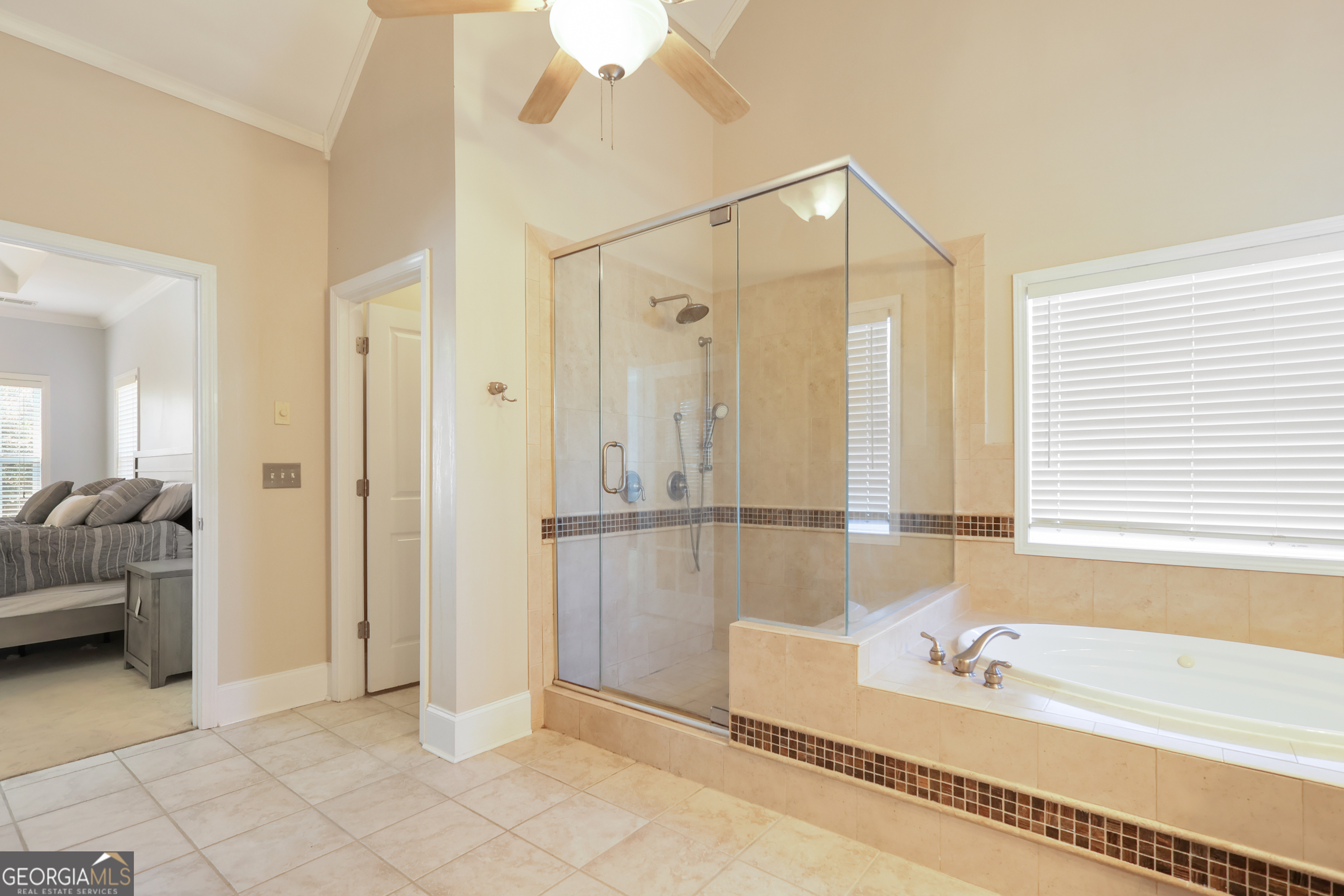 333 Royal Crest Circle Property Photo 15