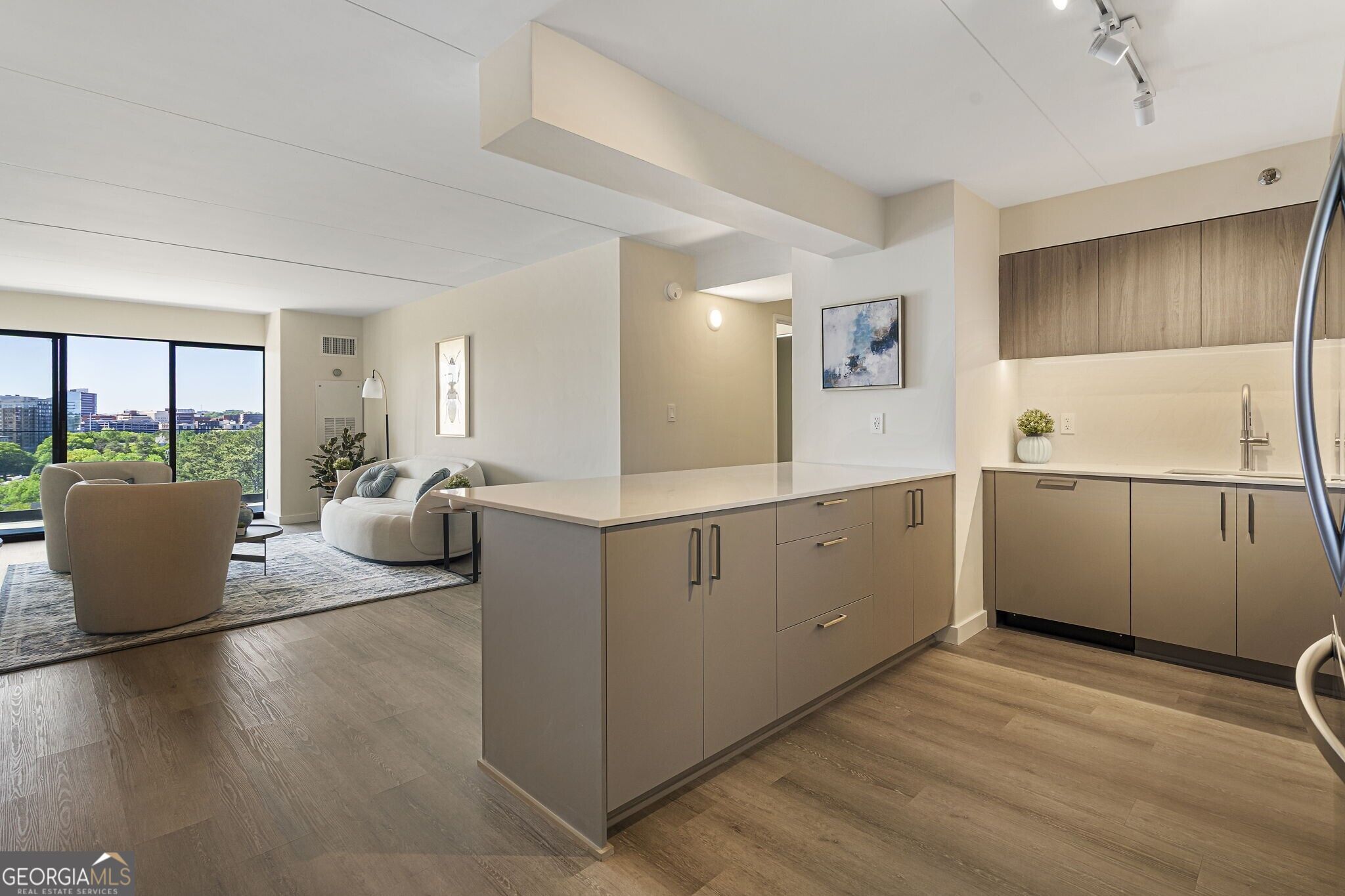 2460 Peachtree Road Ne # 201 Property Photo 3