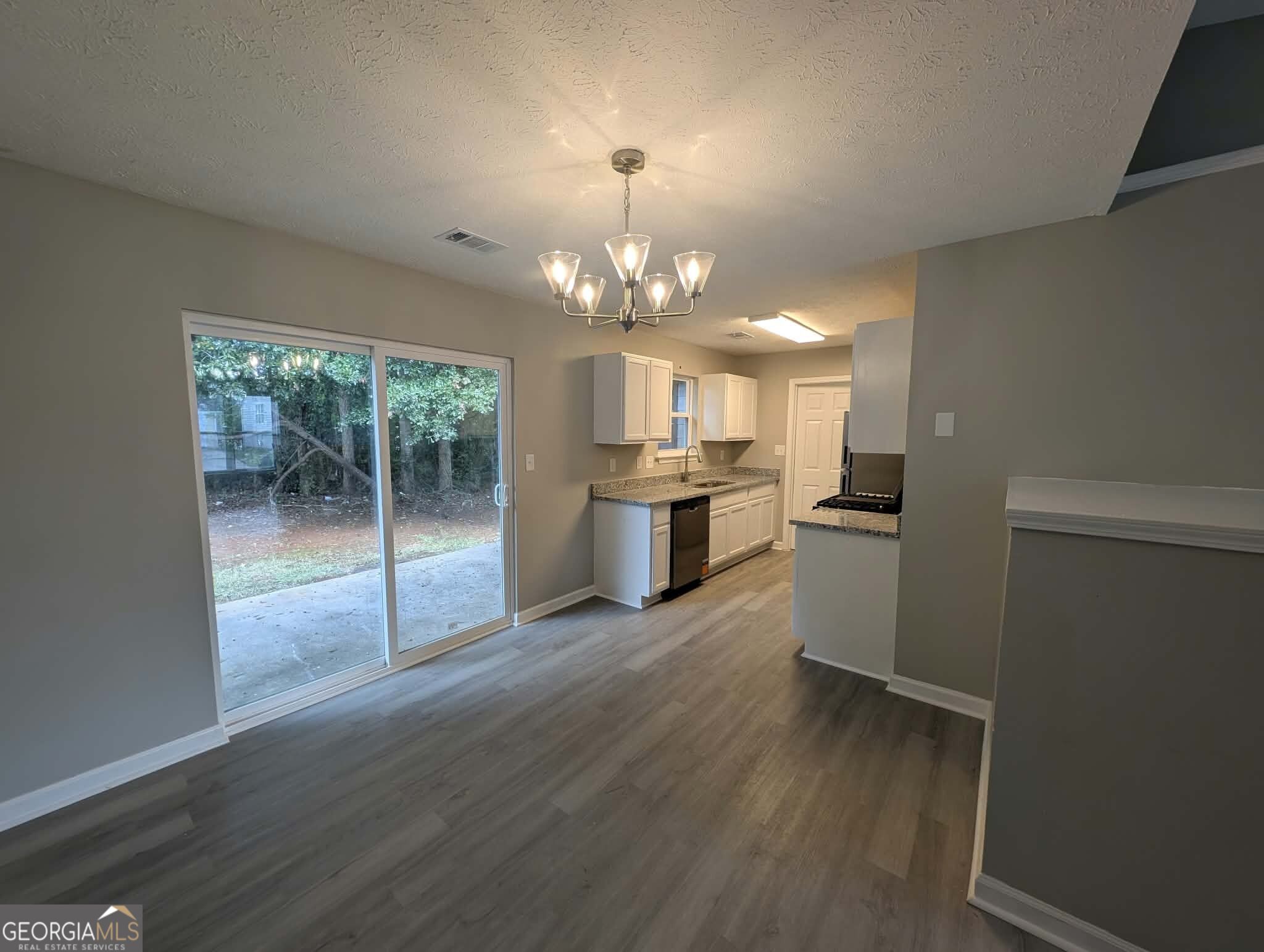 143 Crystal Brook Property Photo 4