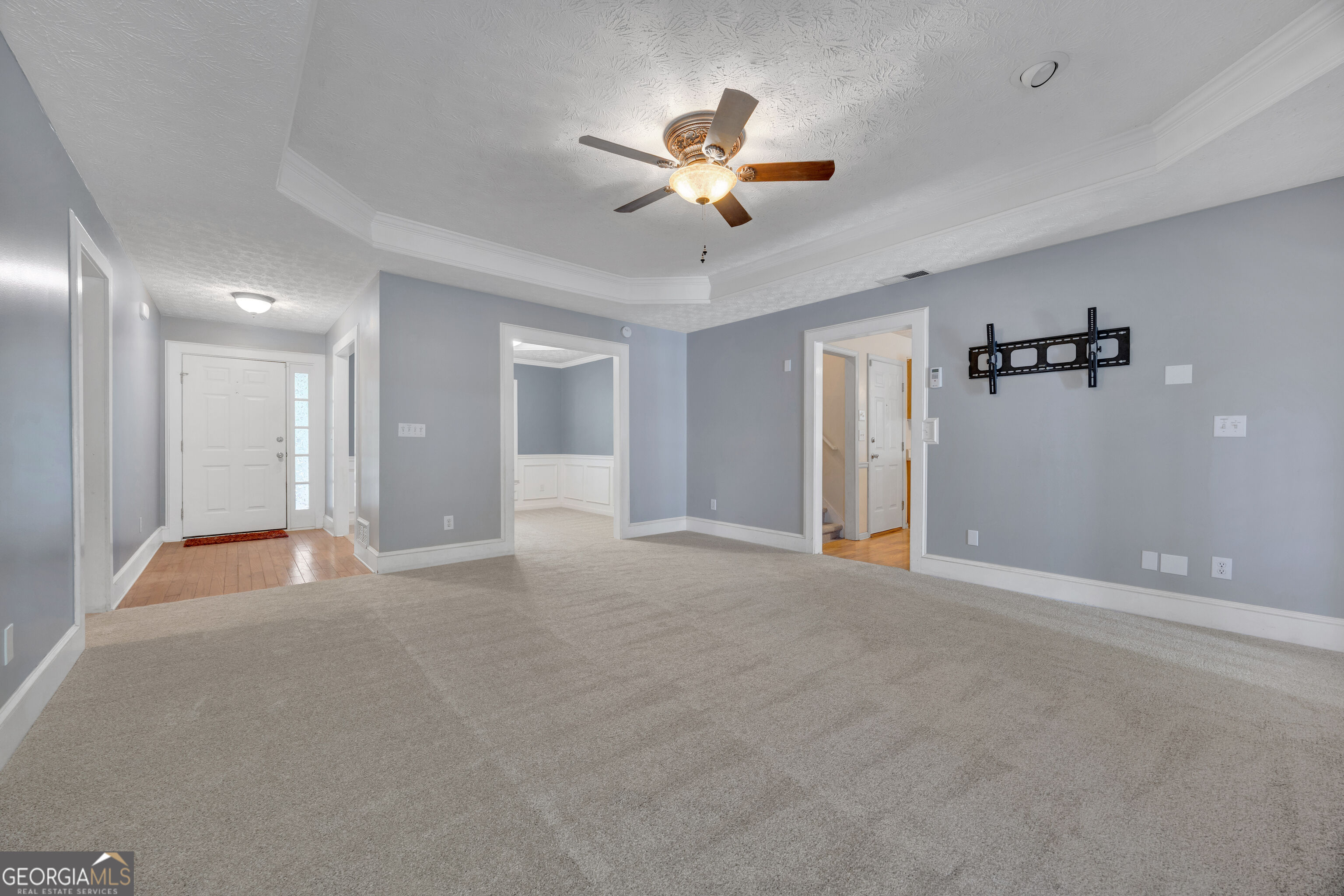 35 Sarah Court Property Photo 5