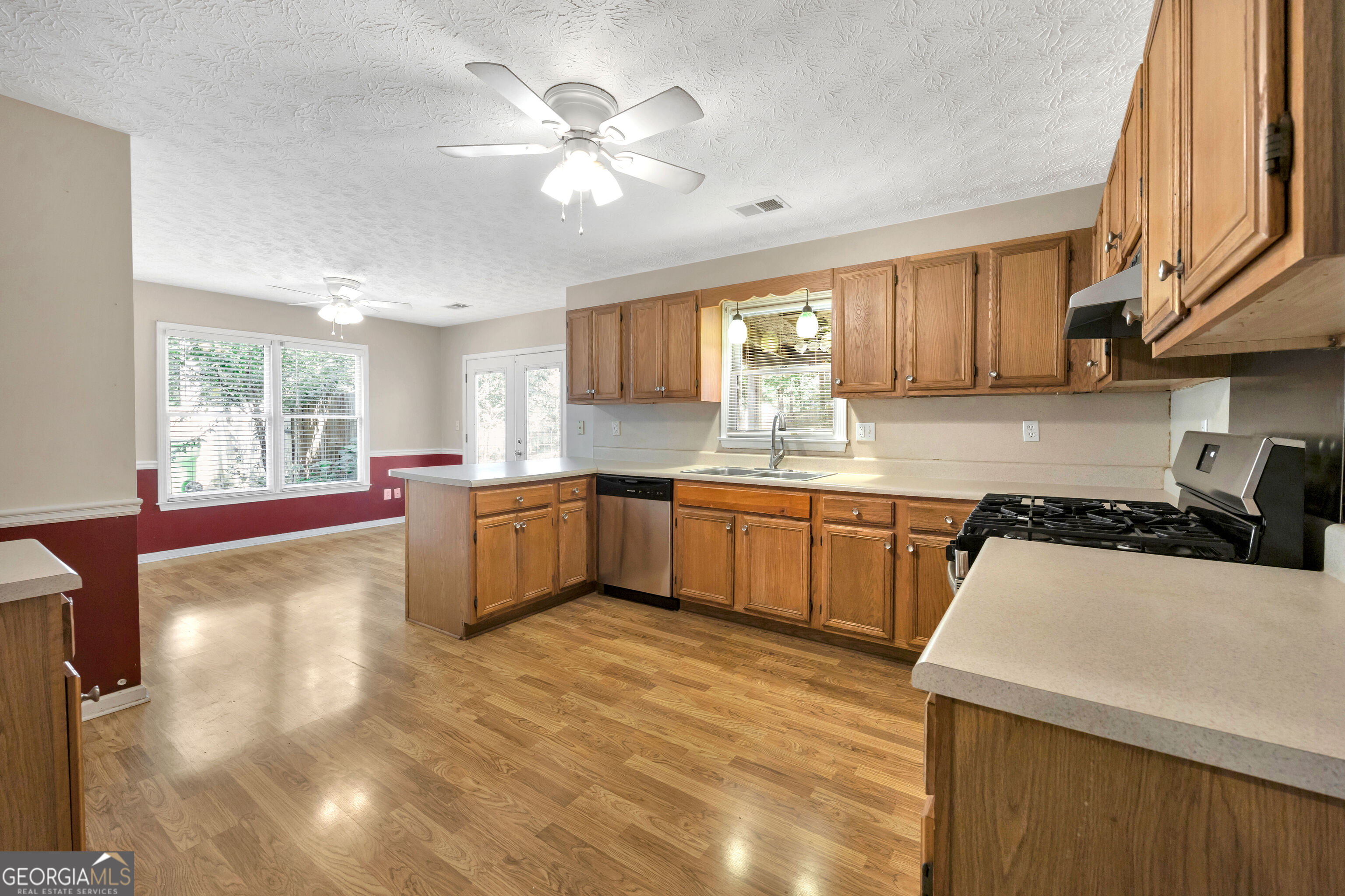 35 Sarah Court Property Photo 11