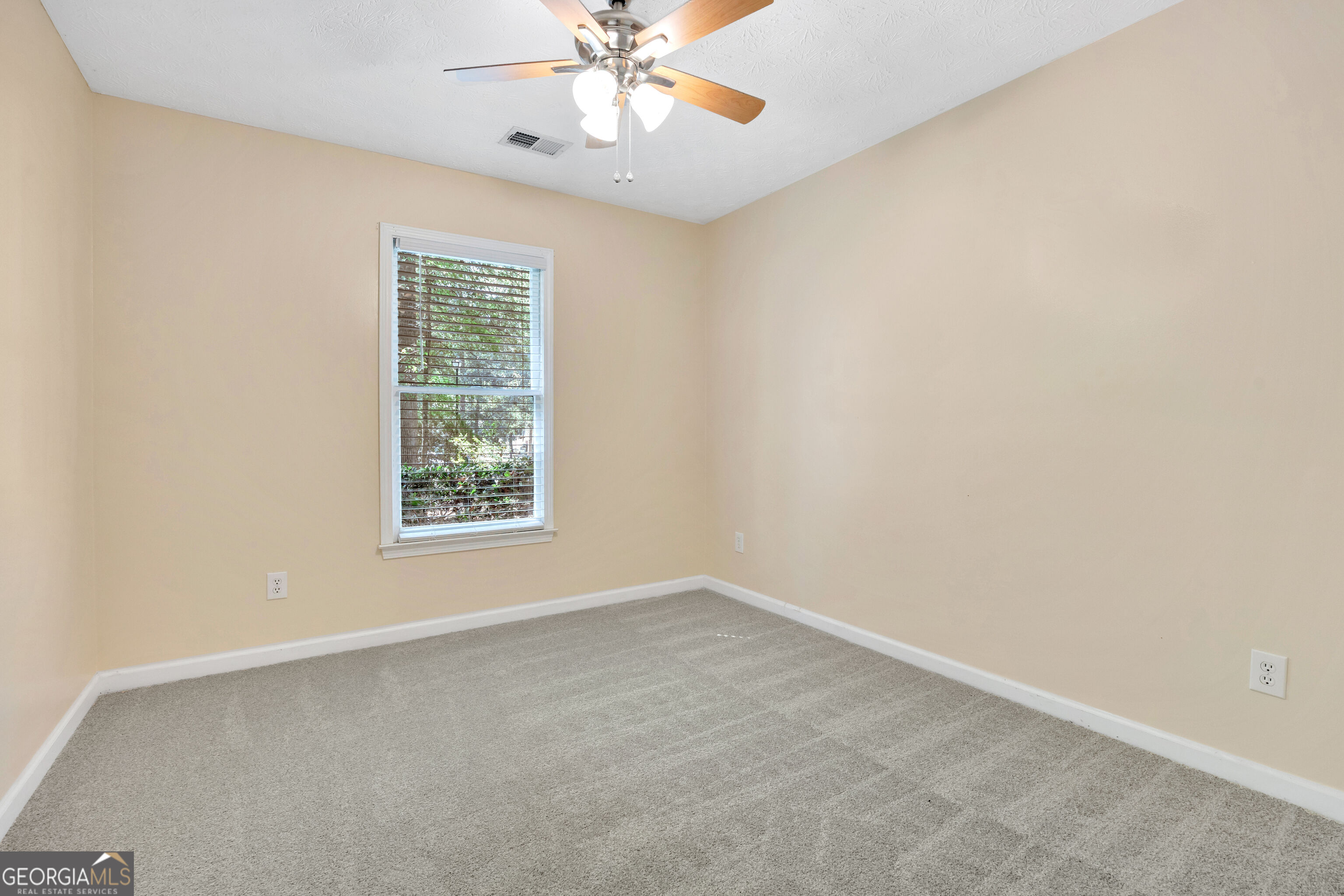 35 Sarah Court Property Photo 26