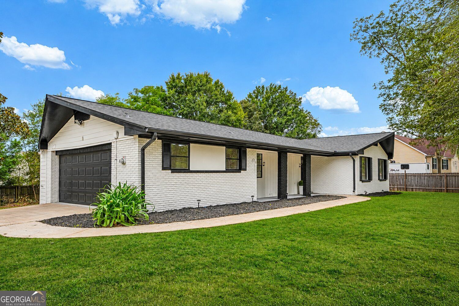 2521 Fairview Road Property Photo 1