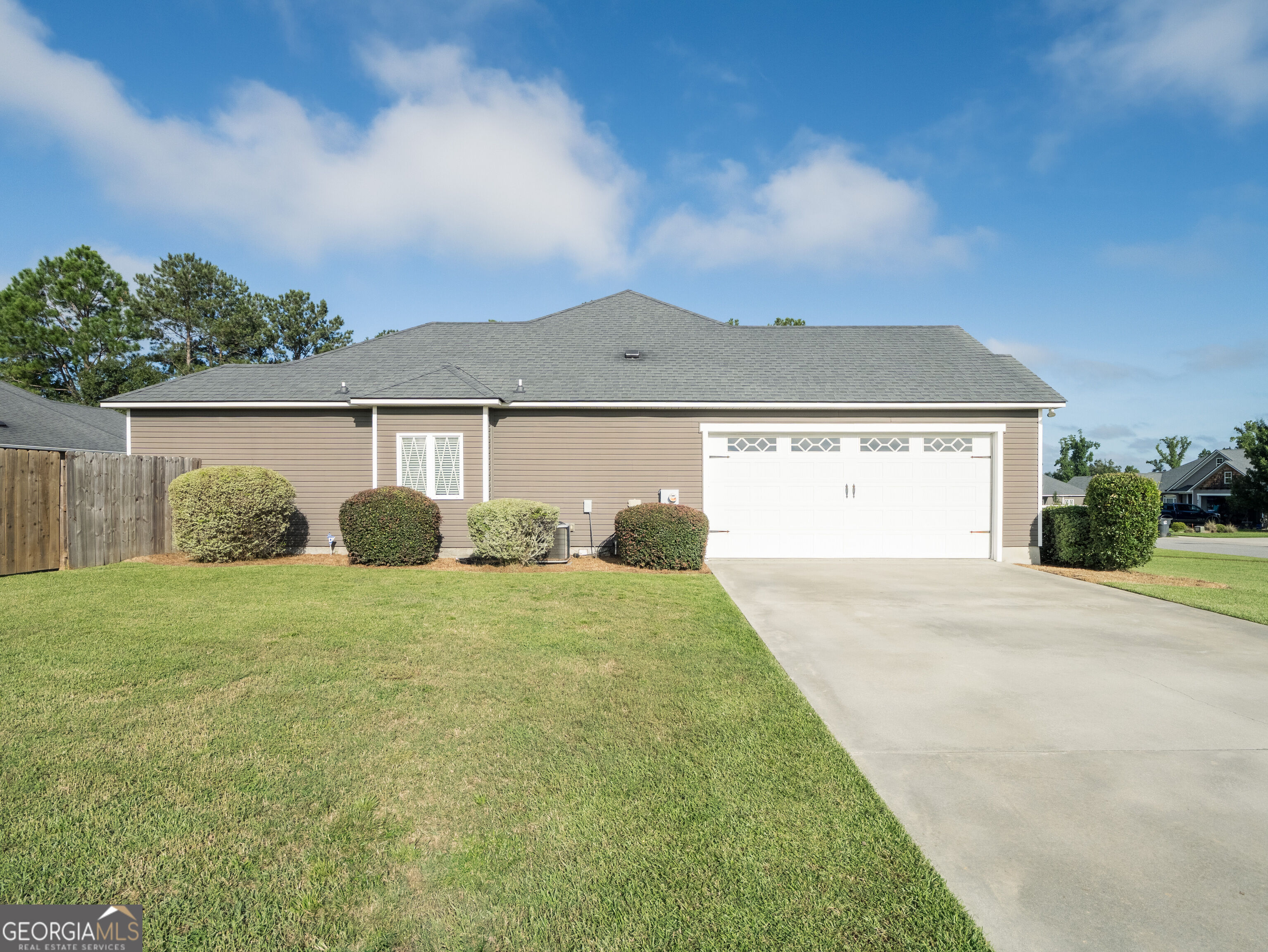 4003 Gramercy Drive Property Photo 3