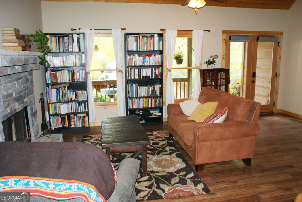 34 Matthew Court Property Photo 5