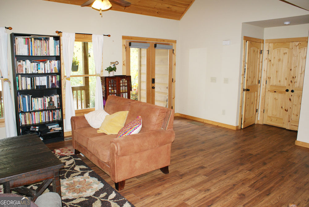 34 Matthew Court Property Photo 6