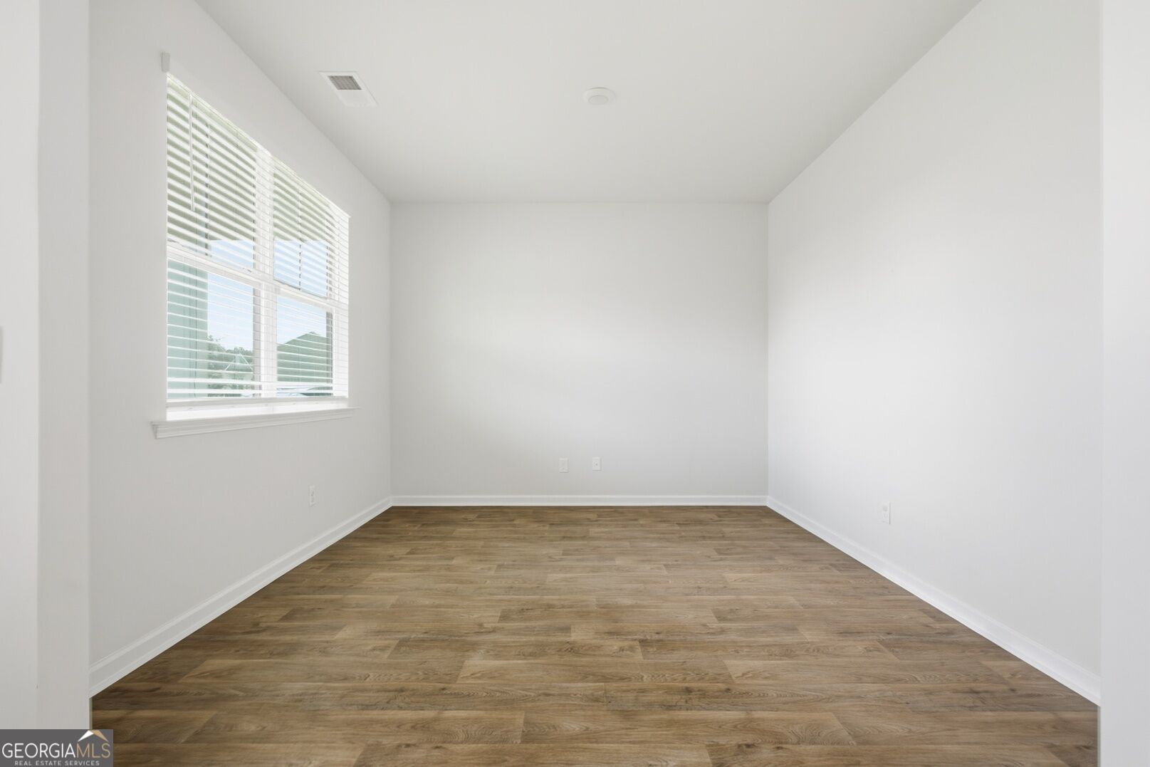 352 Wedge Circle Property Photo 7