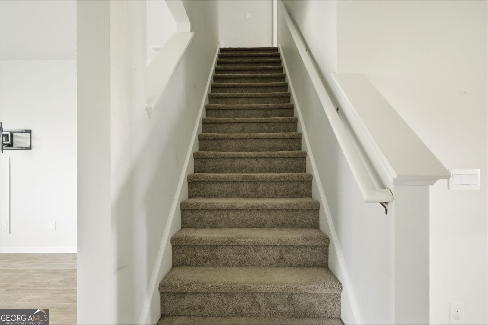 352 Wedge Circle Property Photo 15