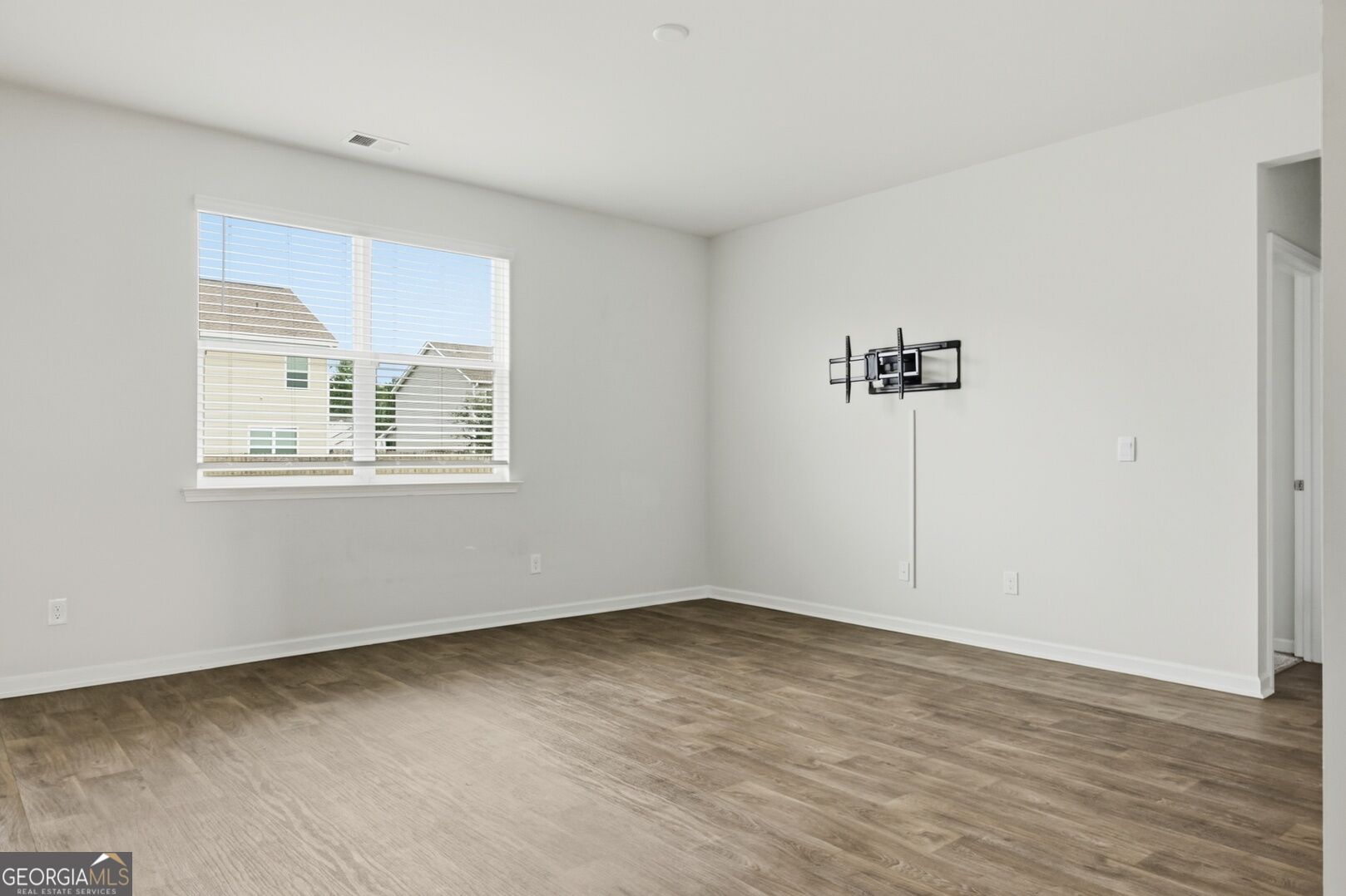352 Wedge Circle Property Photo 16