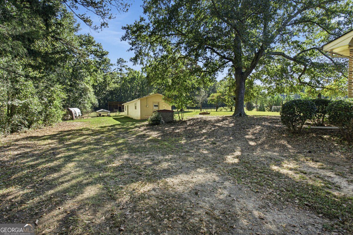 52 E End Road Property Photo 12
