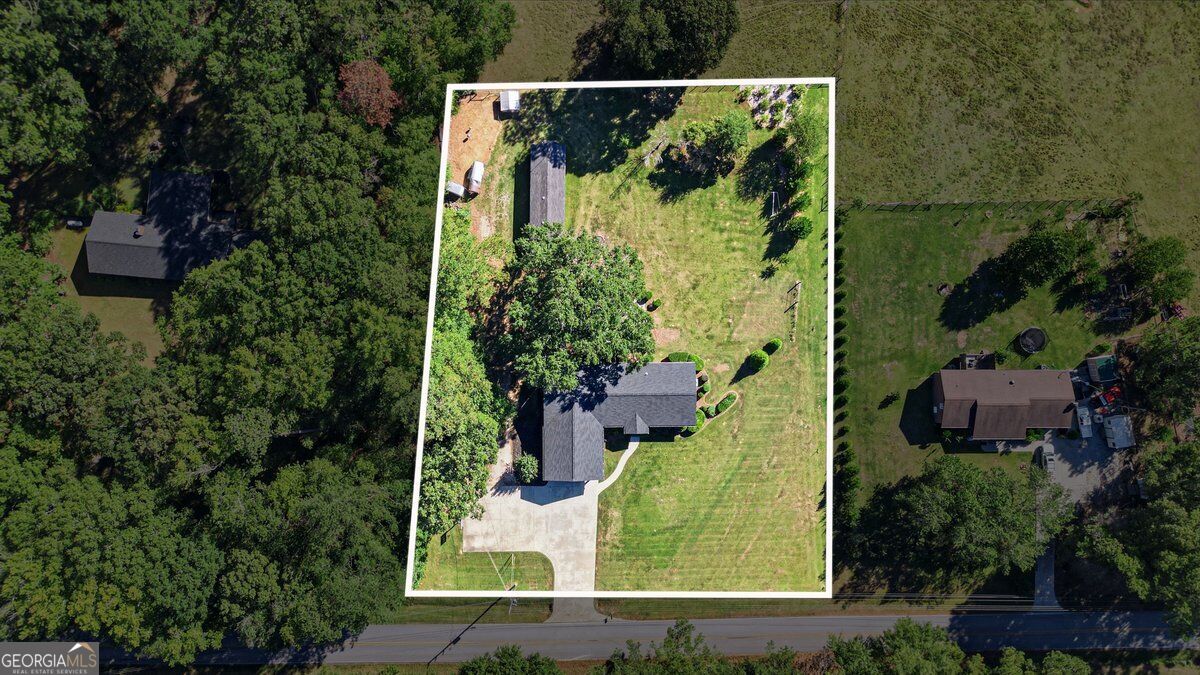 52 E End Road Property Photo 21
