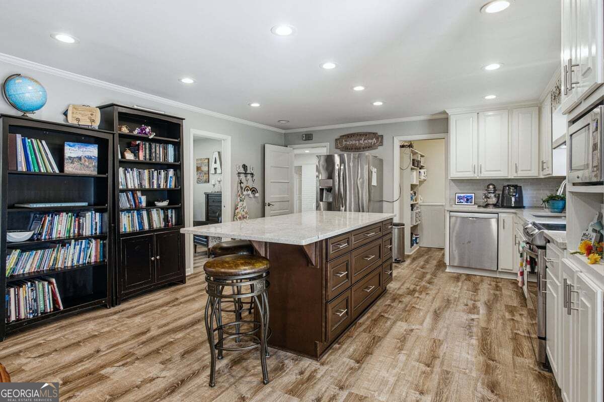 52 E End Road Property Photo 33