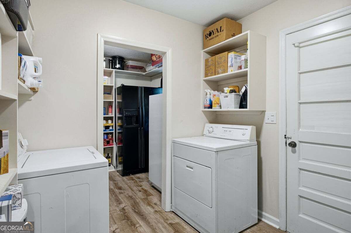 52 E End Road Property Photo 37