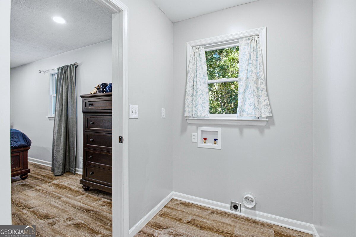 52 E End Road Property Photo 44