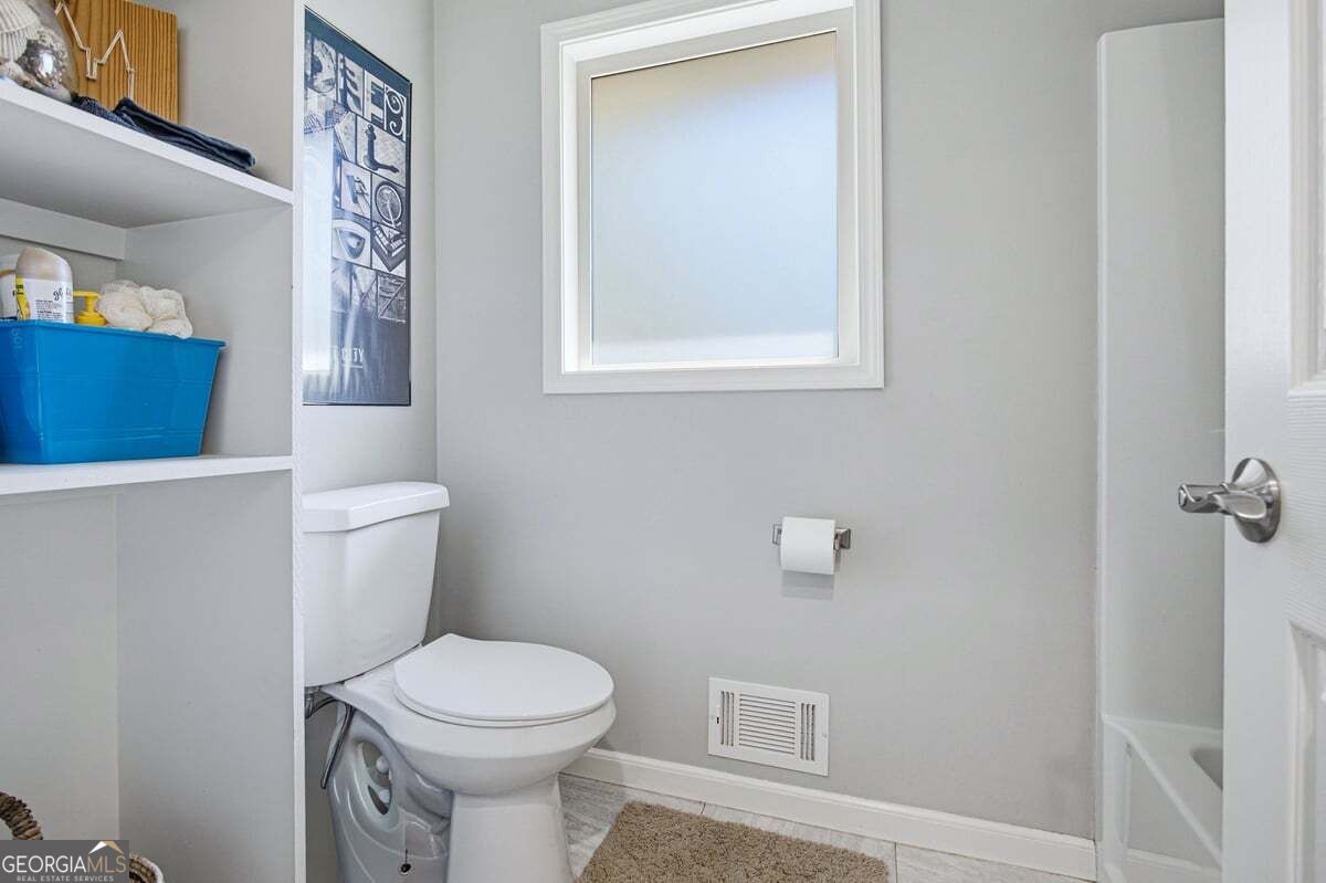 52 E End Road Property Photo 50