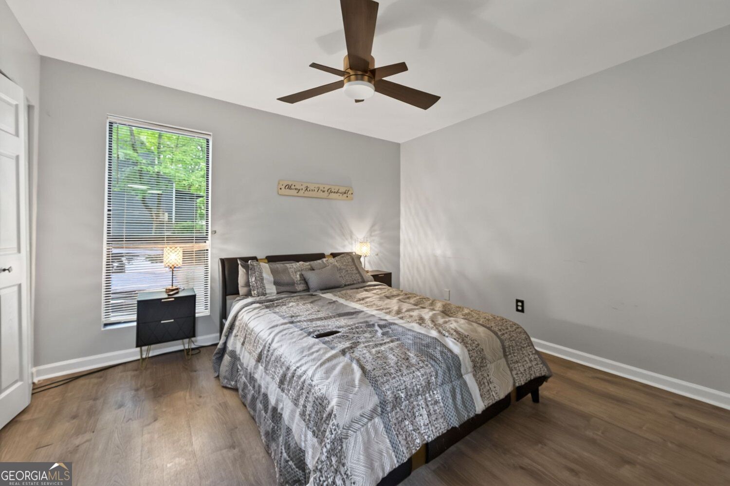 1039 Mariners Court Property Photo 4
