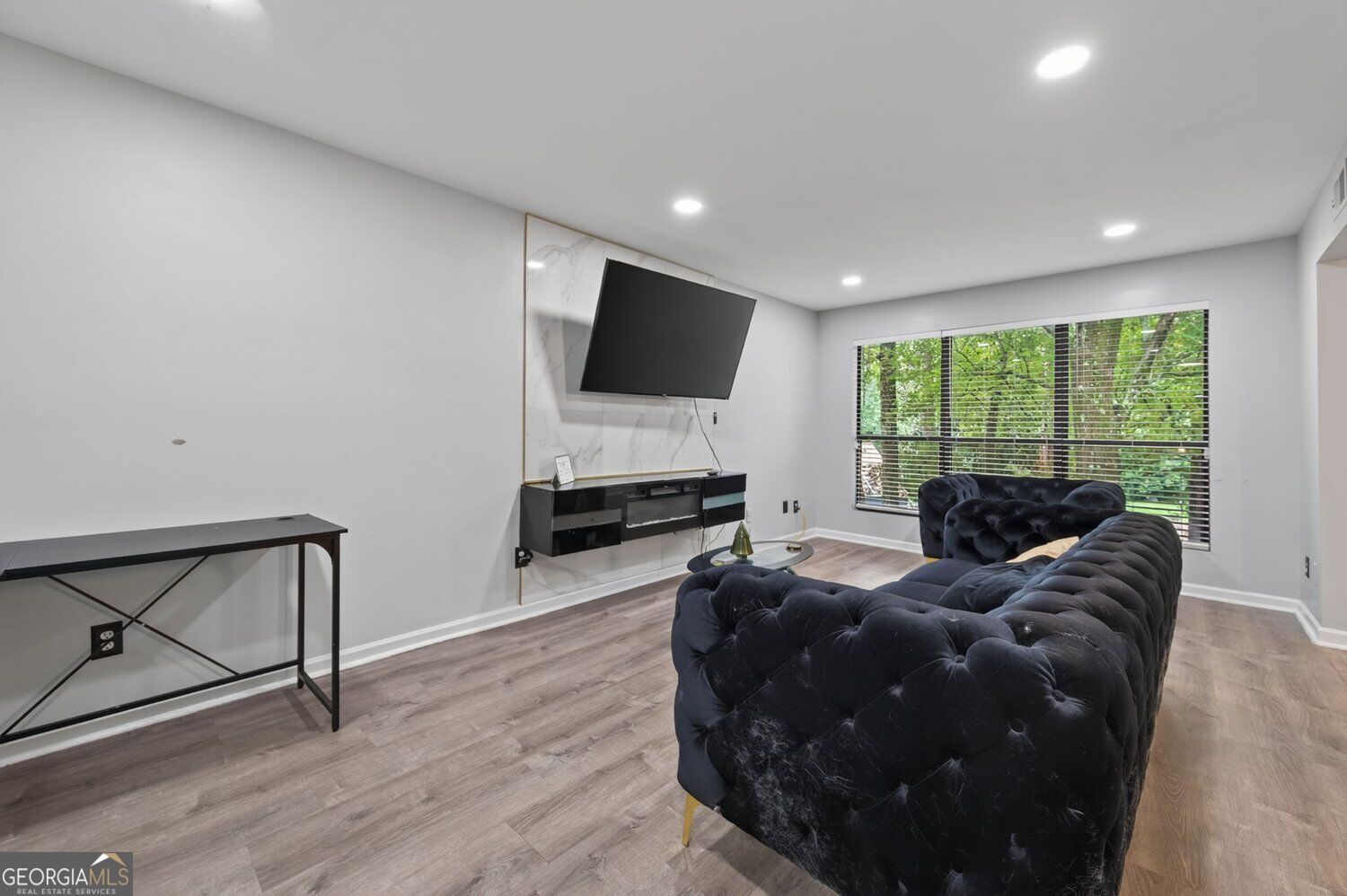 1039 Mariners Court Property Photo 17