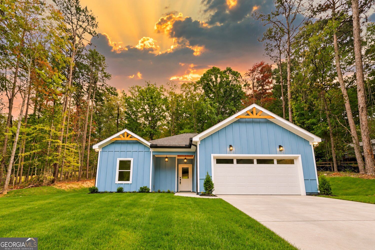 3925 Pine Tree Lane Property Photo 1