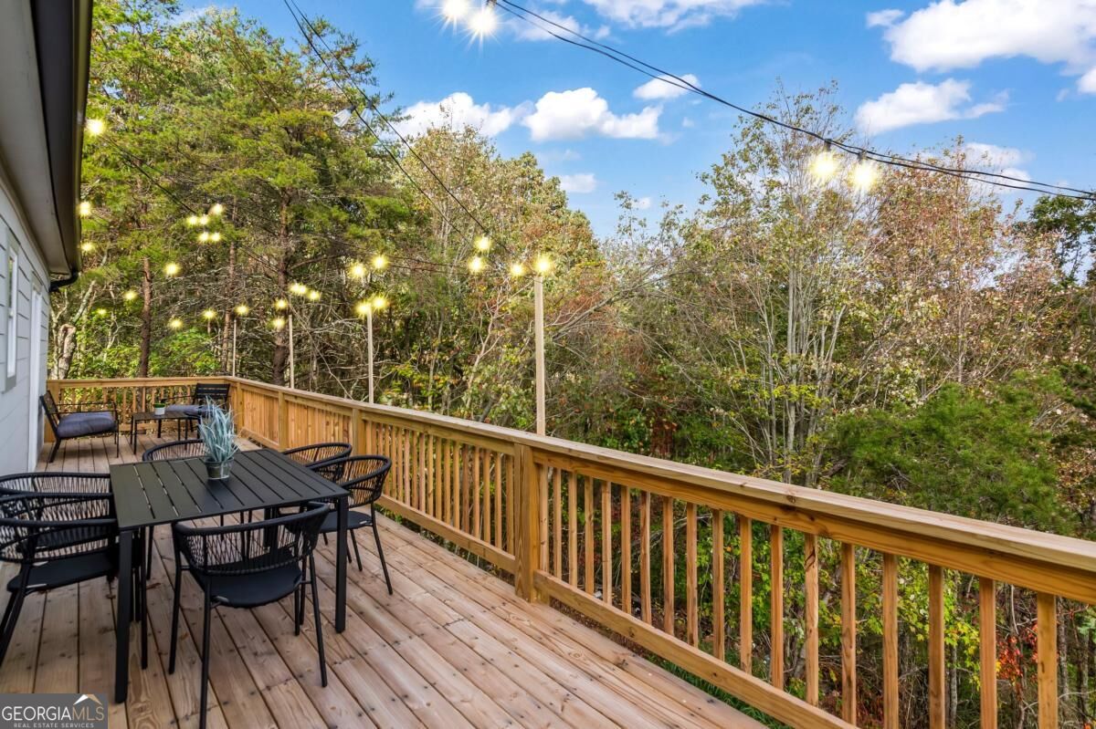 587 E Oak Trace Property Photo 3