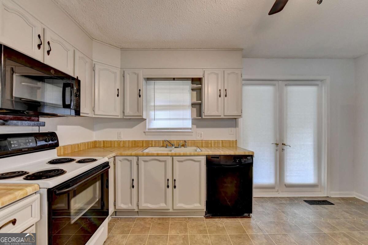 4921 Merlin Drive Property Photo 18