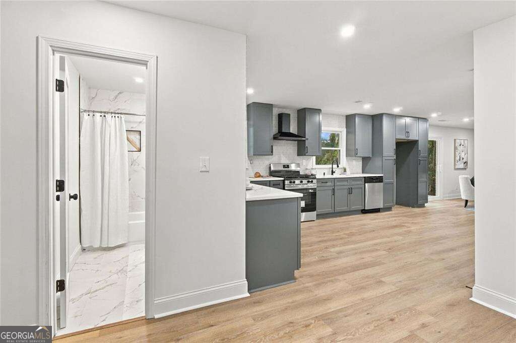 200 Riverside Drive Property Photo 8