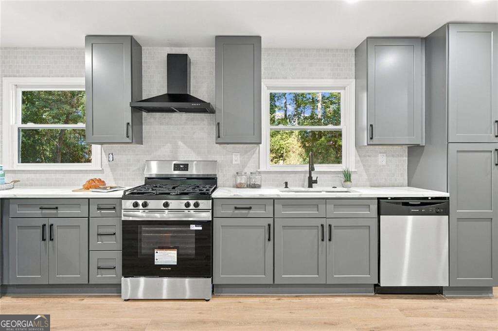 200 Riverside Drive Property Photo 12