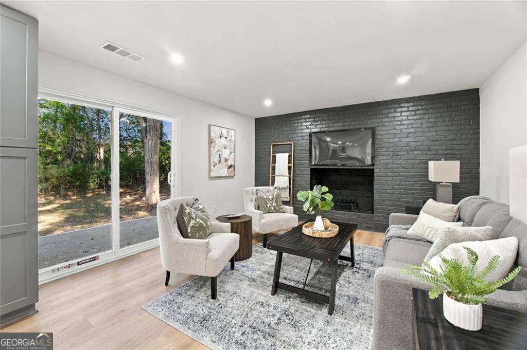 200 Riverside Drive Property Photo 13