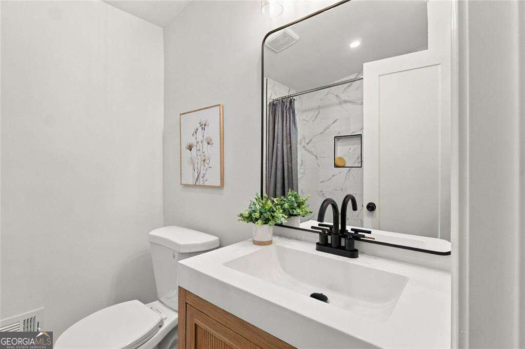 200 Riverside Drive Property Photo 21