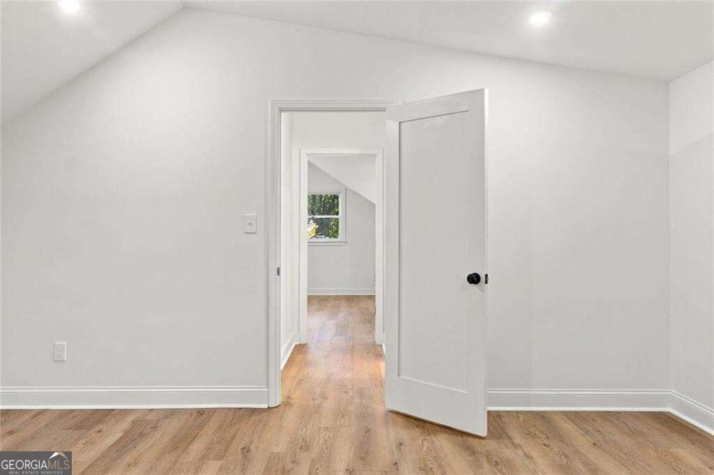 200 Riverside Drive Property Photo 23