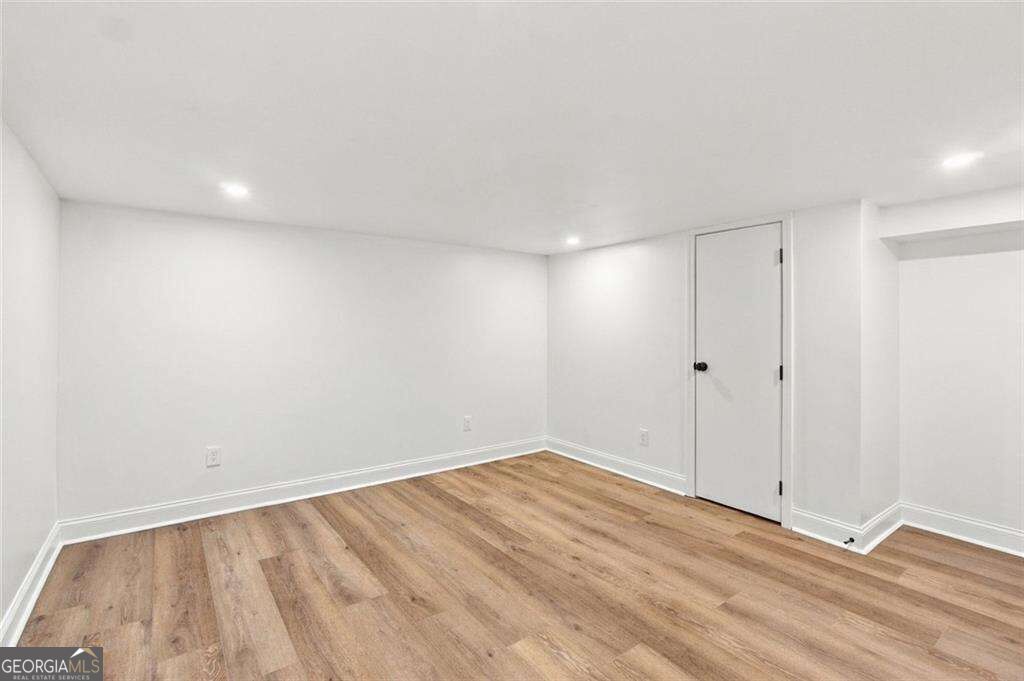 200 Riverside Drive Property Photo 28