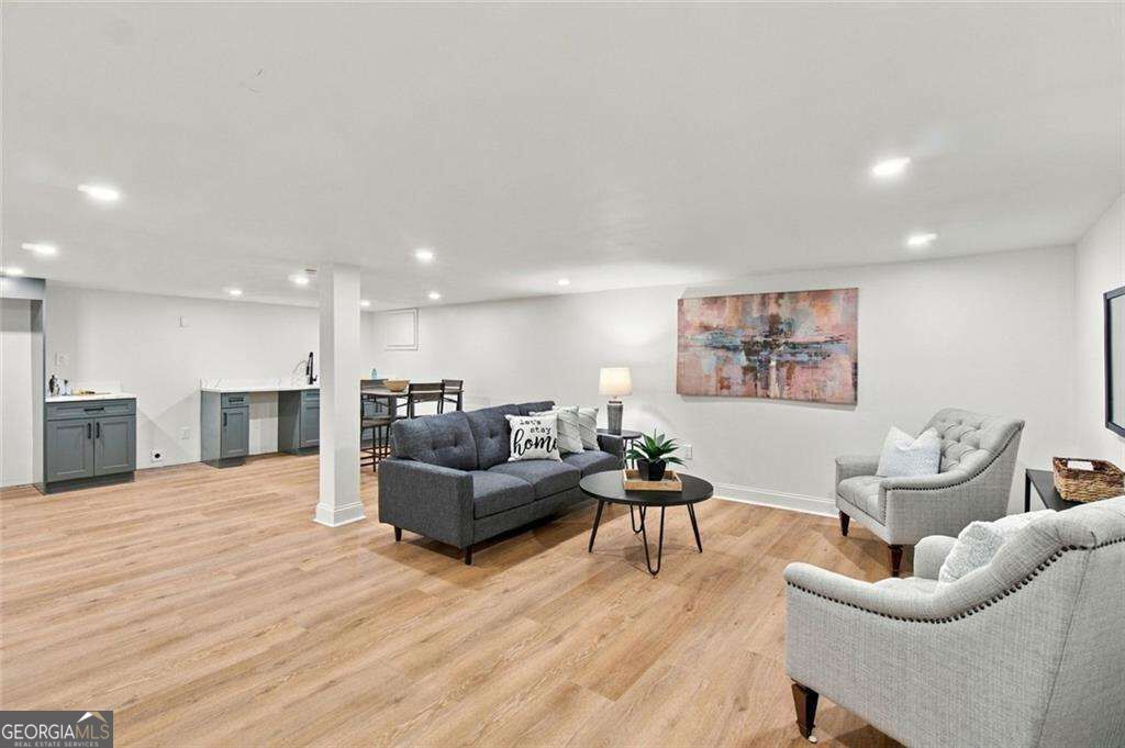 200 Riverside Drive Property Photo 29