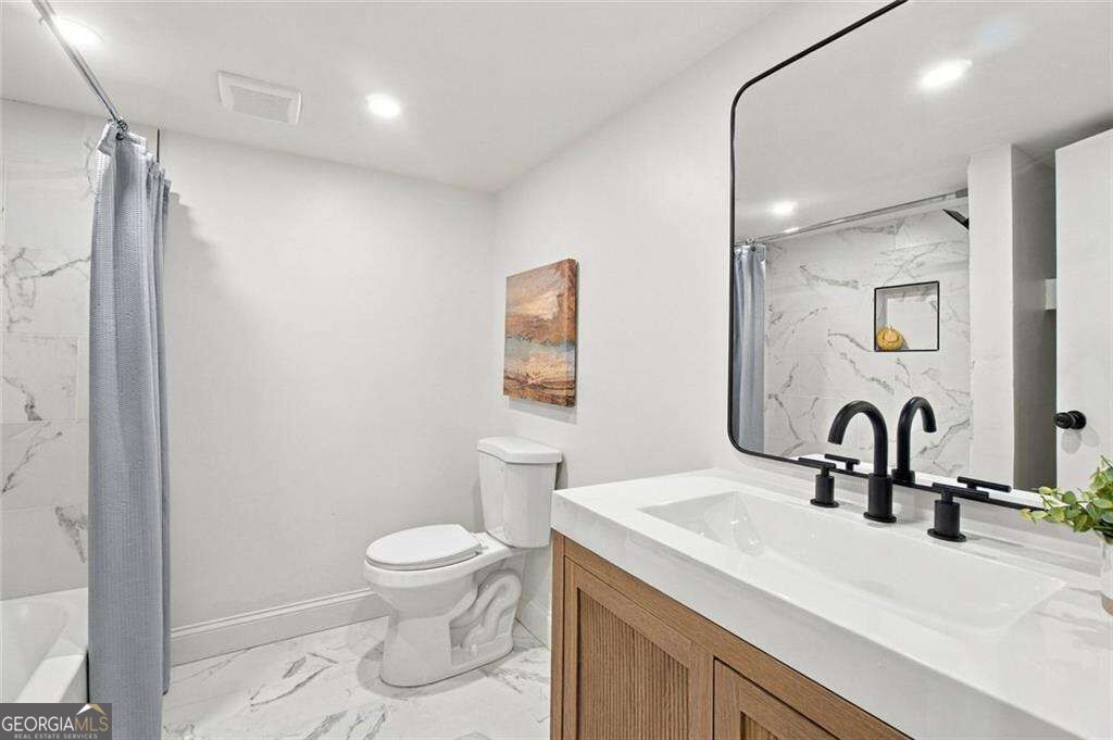 200 Riverside Drive Property Photo 34