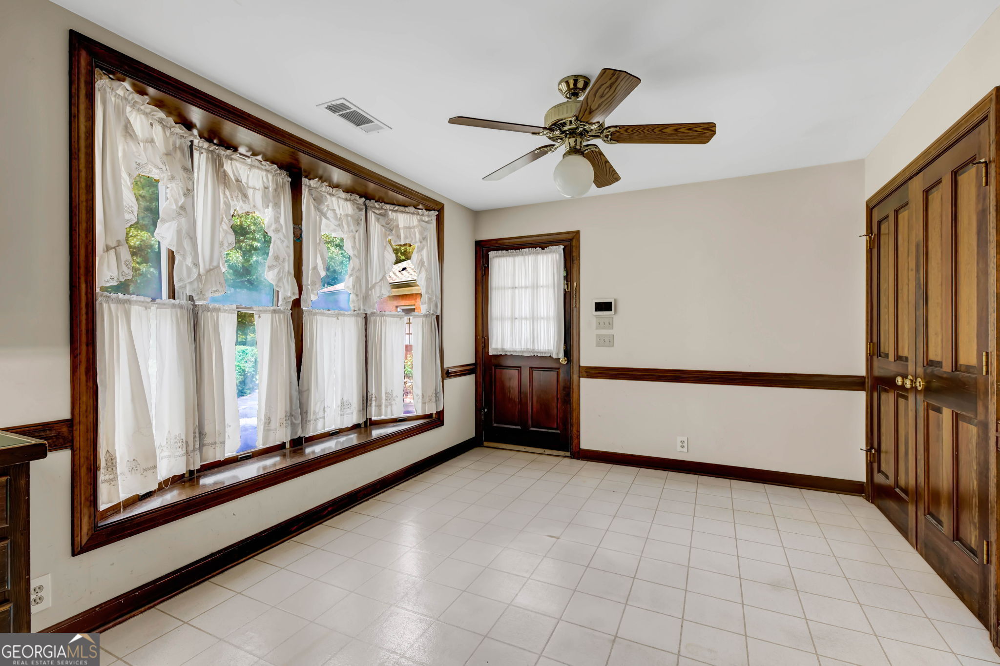 2570 Benton Drive Property Photo 12