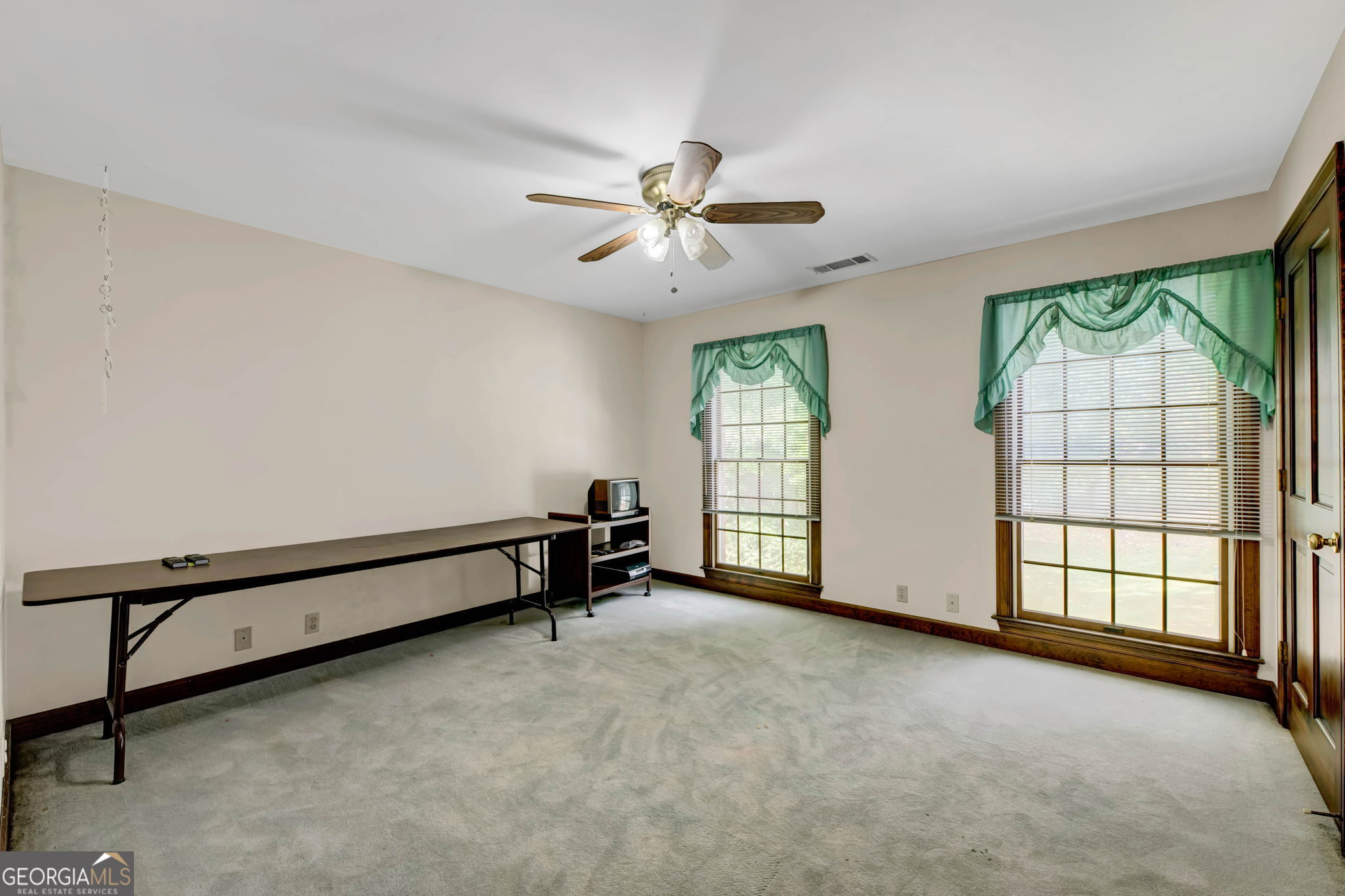 2570 Benton Drive Property Photo 13