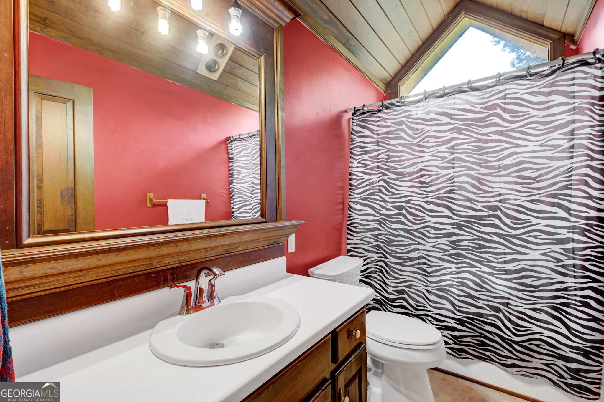 2570 Benton Drive Property Photo 15