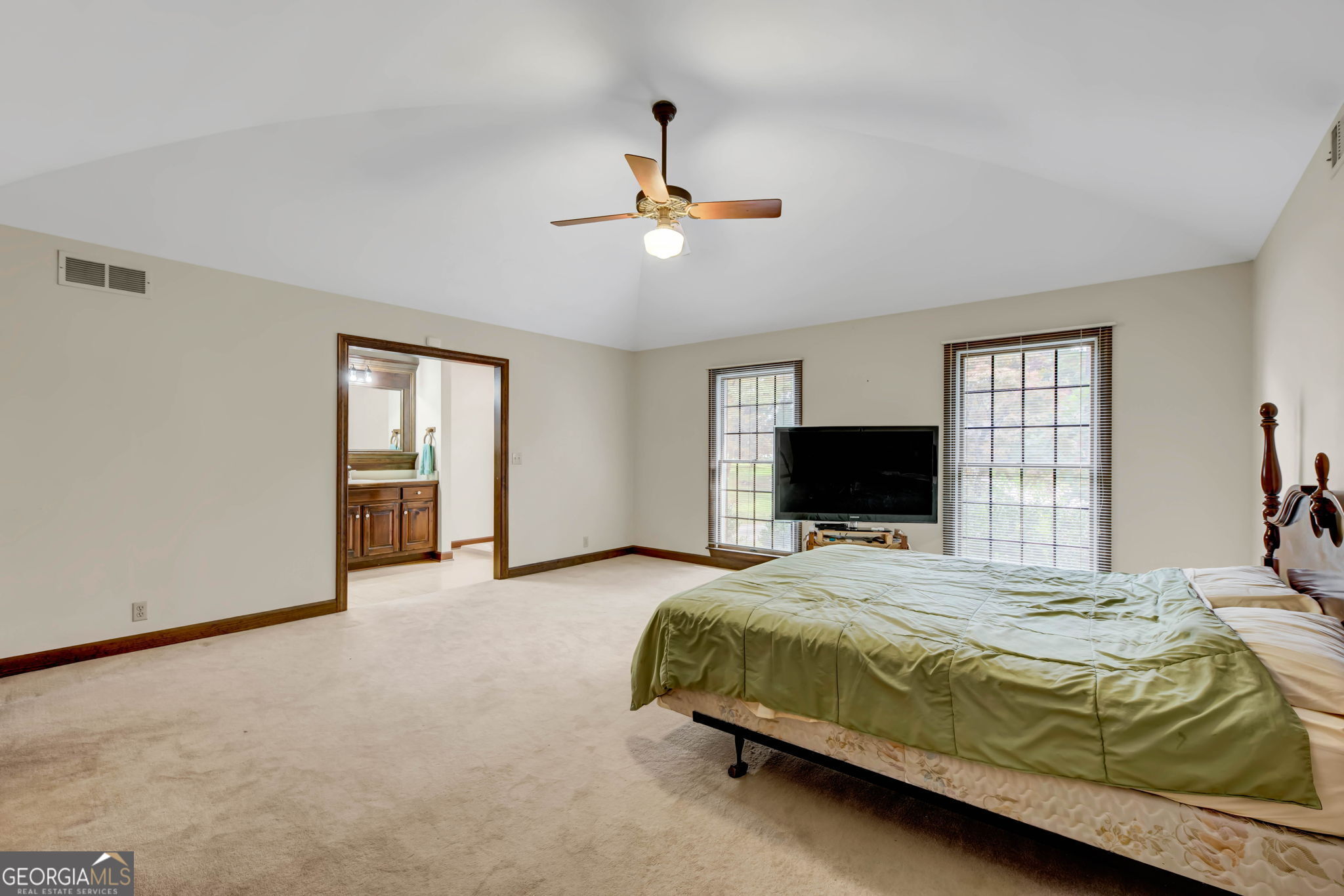 2570 Benton Drive Property Photo 18