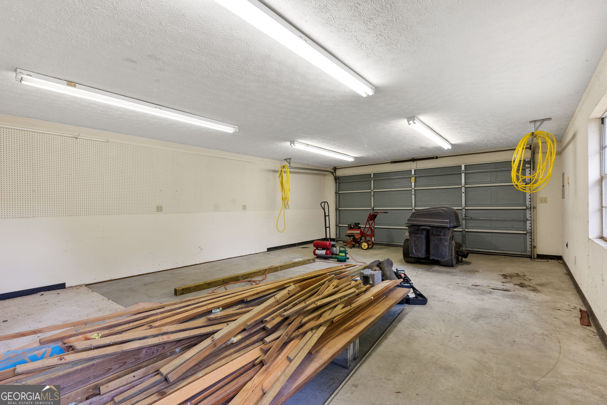 2570 Benton Drive Property Photo 35
