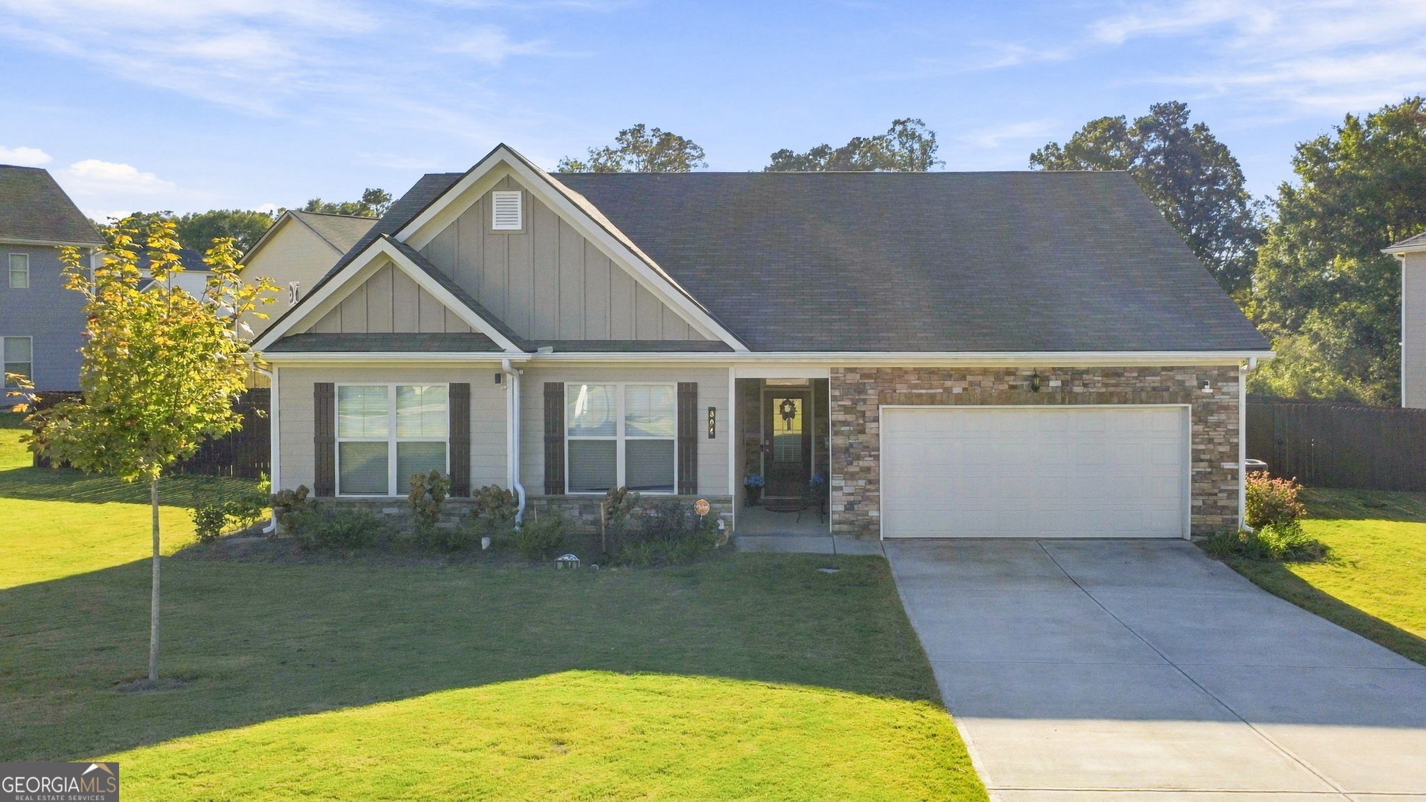 304 Crowley Drive Property Photo 1