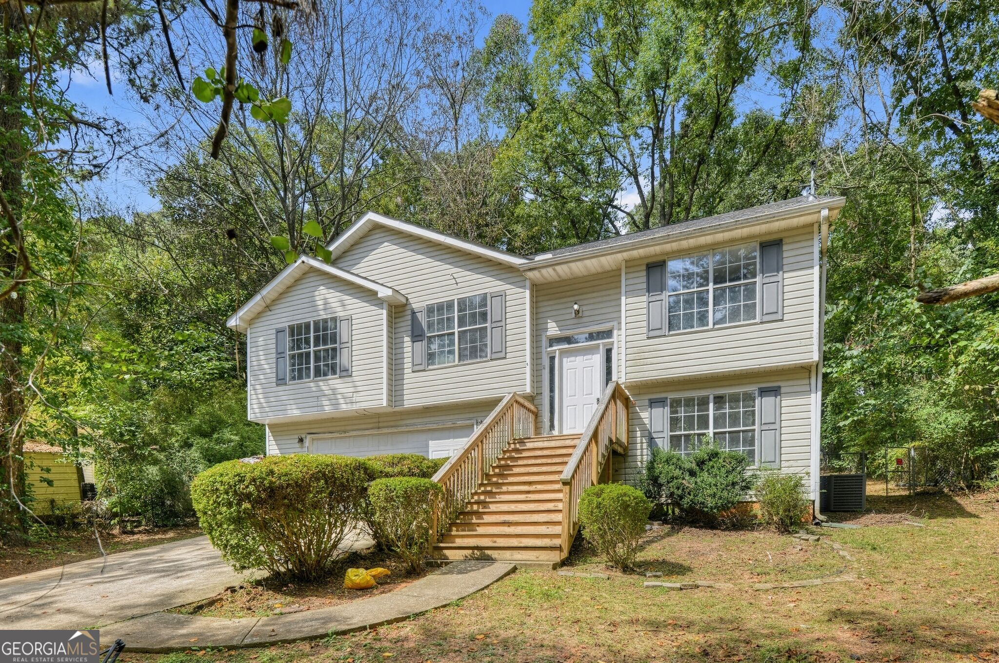 215 Pinehurst Drive Property Photo 1