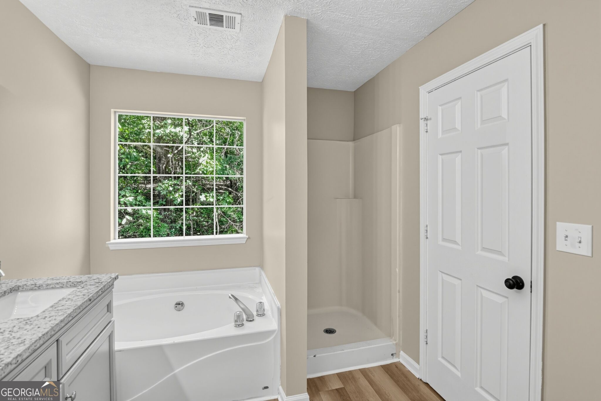 215 Pinehurst Drive Property Photo 3