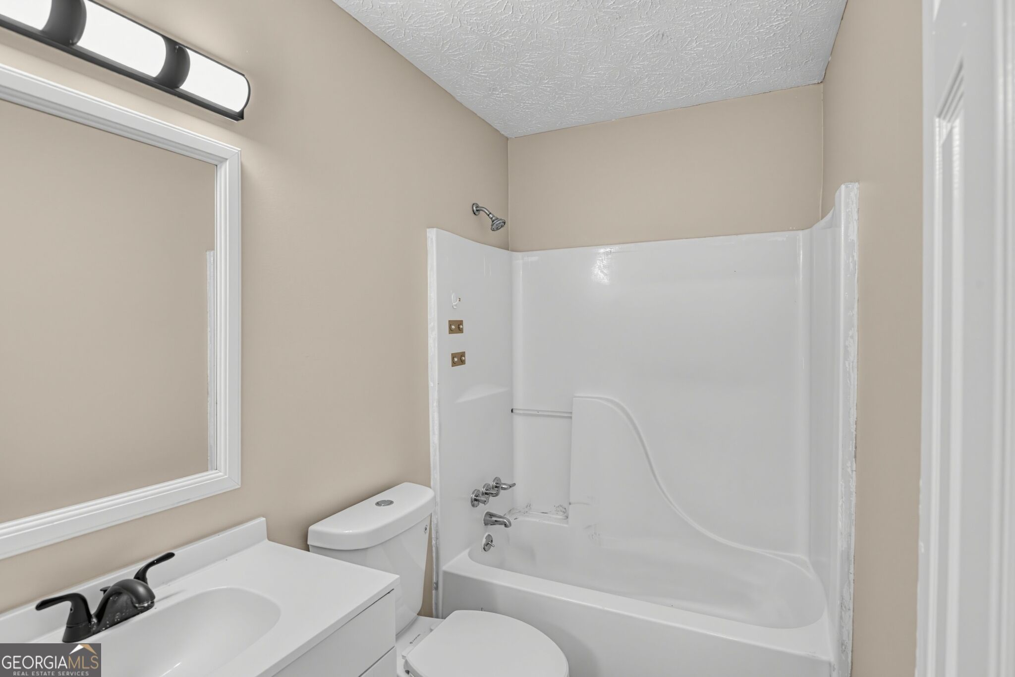 215 Pinehurst Drive Property Photo 6