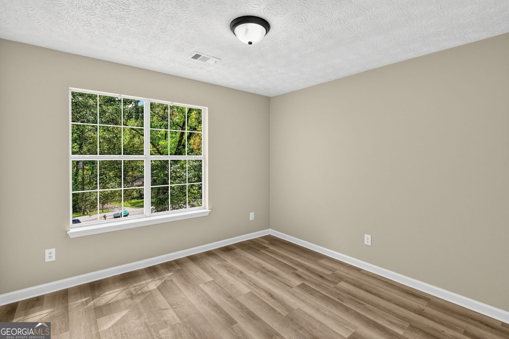 215 Pinehurst Drive Property Photo 13