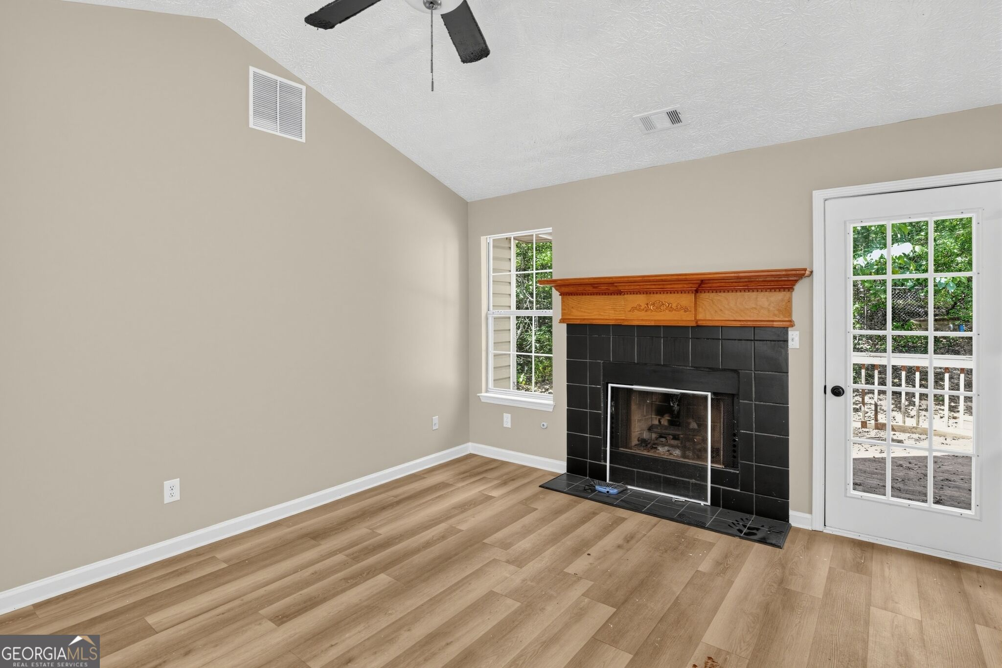 215 Pinehurst Drive Property Photo 18