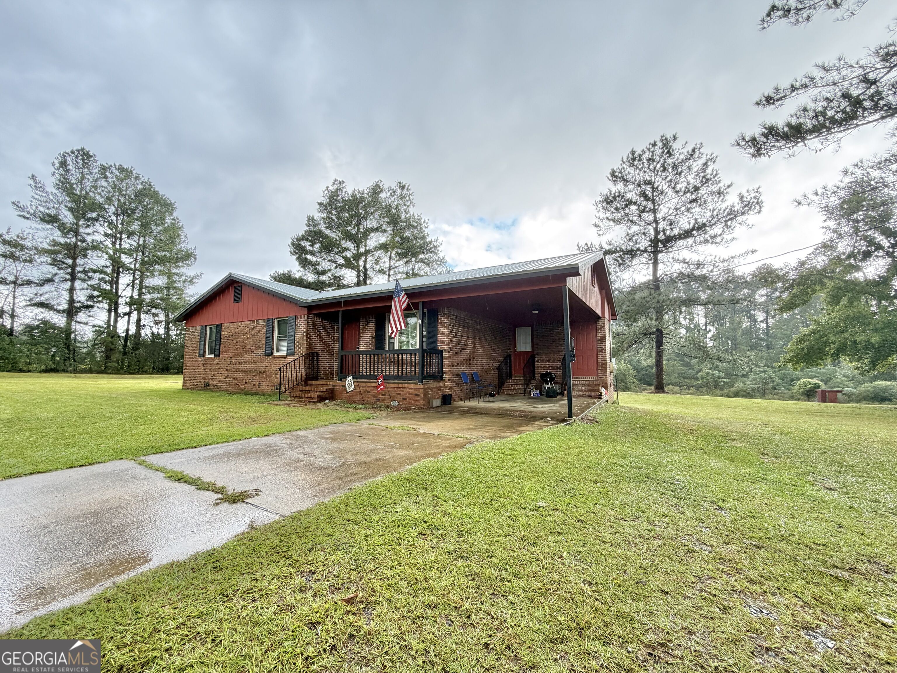 1490 N Hwy 319 Property Photo 2