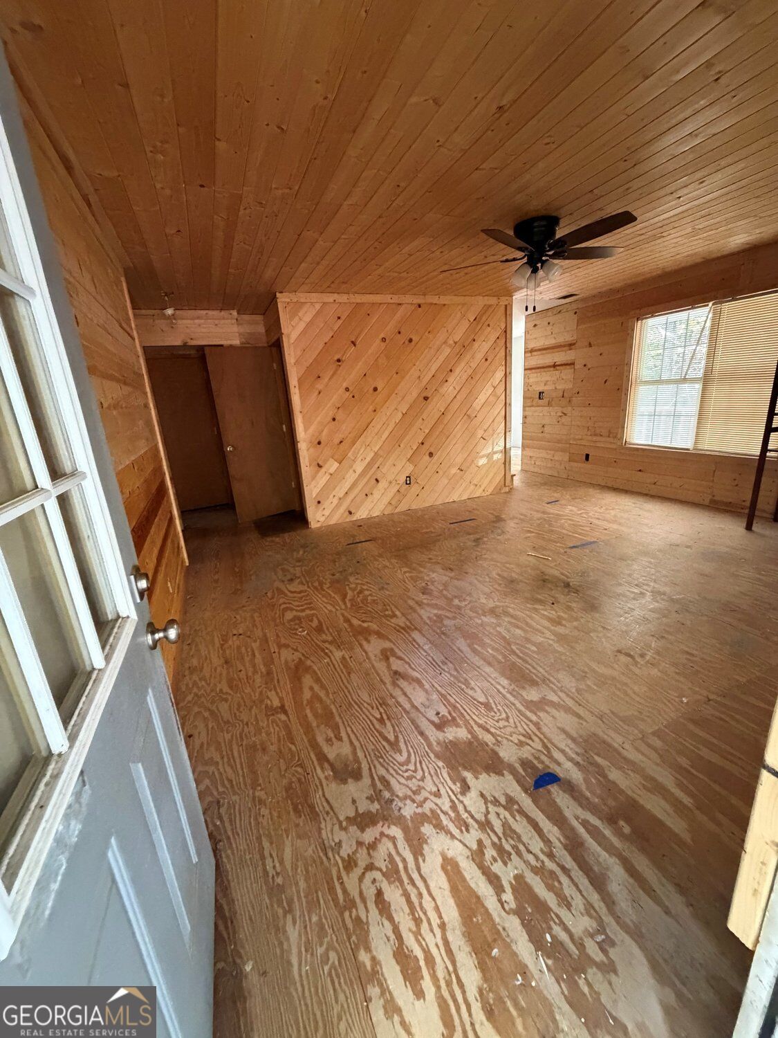 425 Falcon Circle Property Photo 4