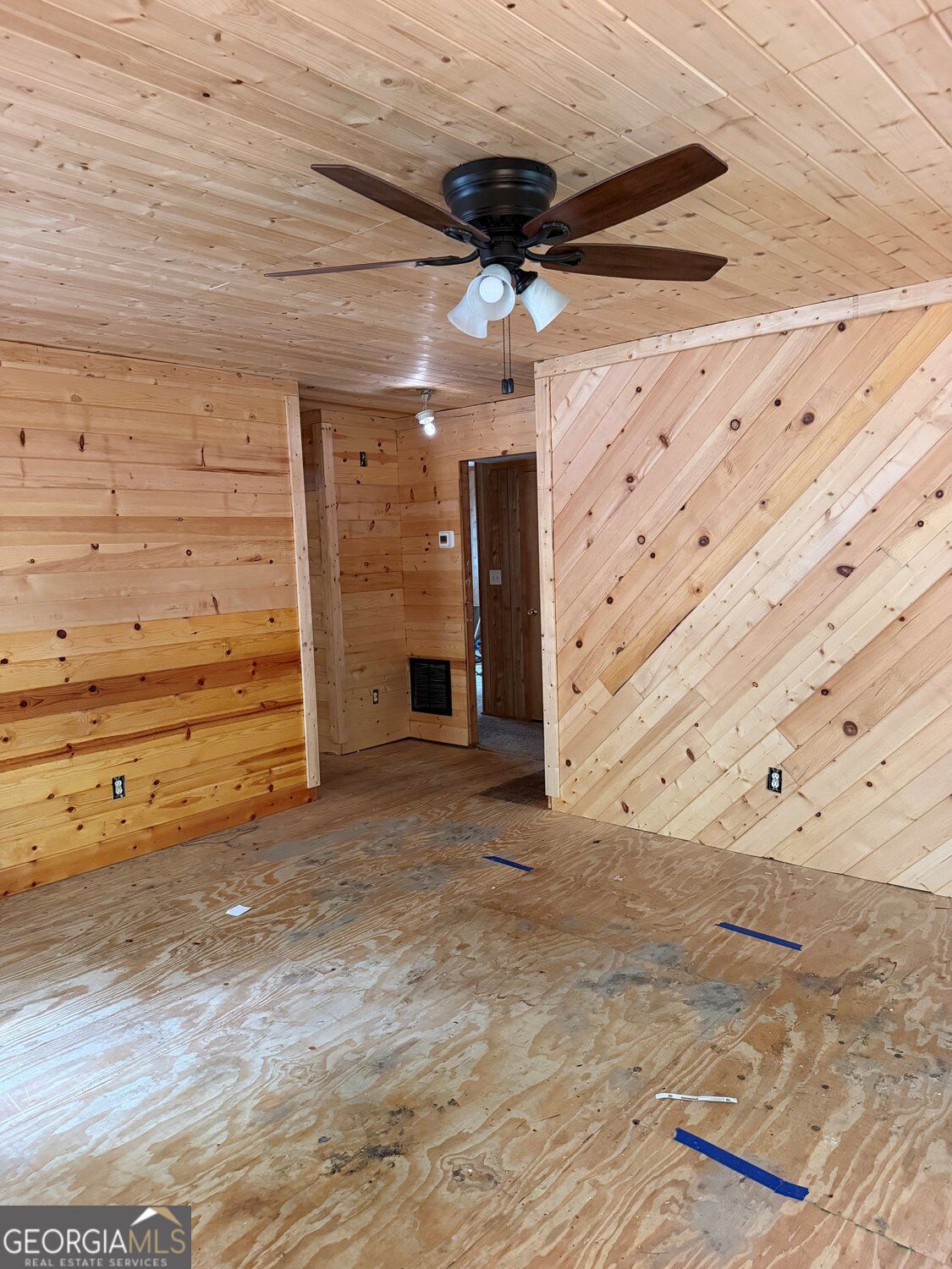 425 Falcon Circle Property Photo 6