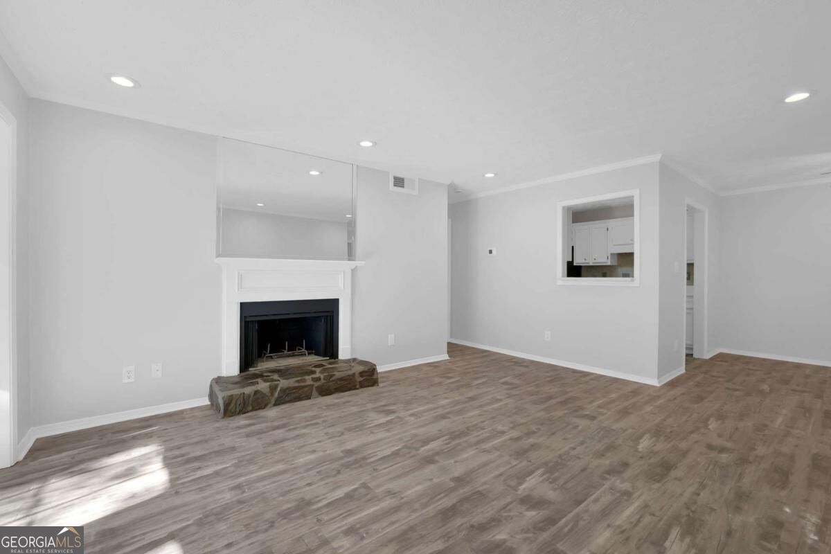 2401 Country Park Drive Se Property Photo 5