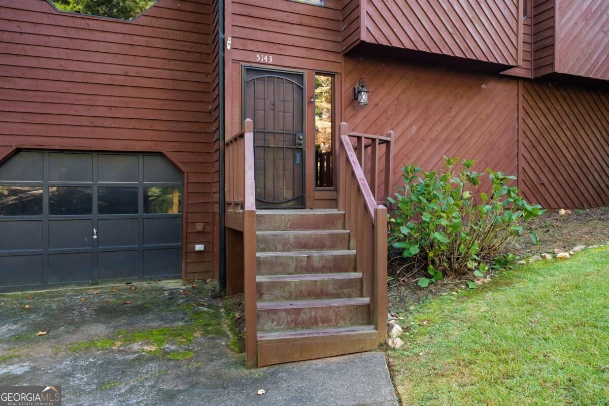 5143 Willow Tarn Property Photo 2