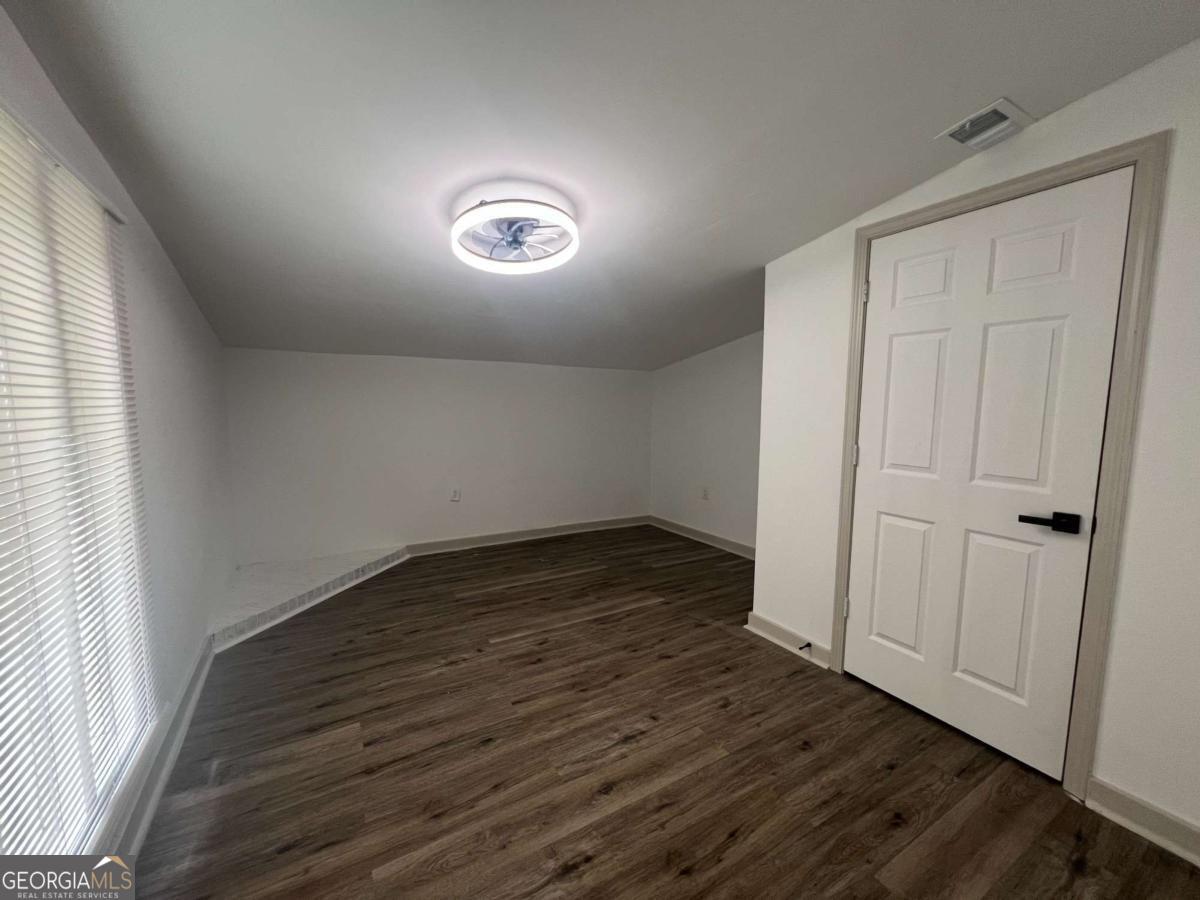 5760 Penfield Place Property Photo 6